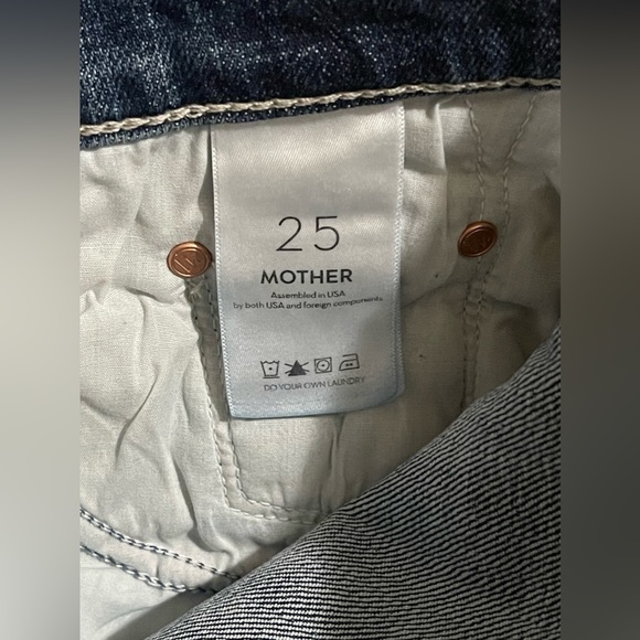 NWT Mother Tomcat Highwaist Frayed Open Cut Medium Wash Denim Jeans Size 25 - Picture 12 of 13